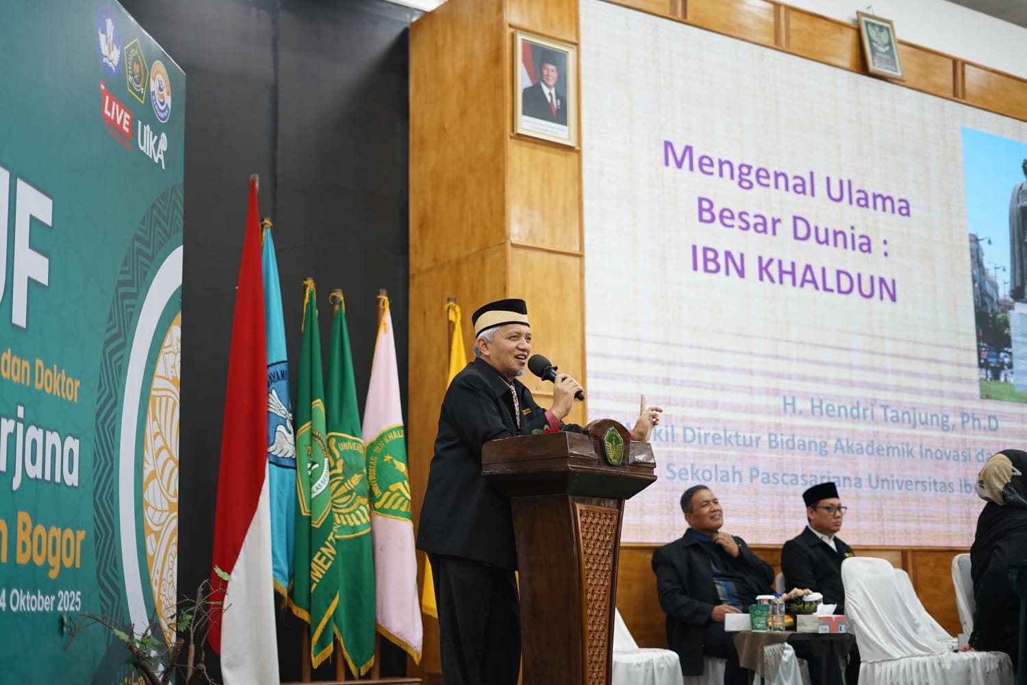 Dr. H. Hendri Tanjung Ph.D. Memaparkan Sosok Ibn Khaldun  di Ta’aruf Mahasiswa Baru SPS UIKA Bogor