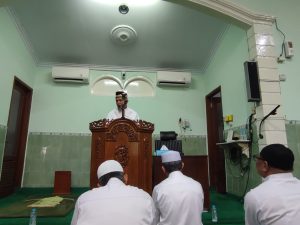 Hendri Tanjung, Ph.D. Sampaikan Kiat Melatih Jiwa Tenang dalam Khotbah Jumat di Masjid Al Ghozi