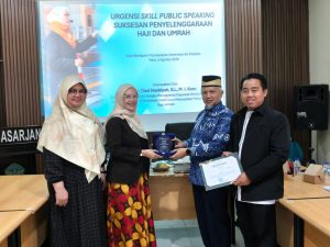 Kolaborasi Pusat Studi Komunikasi dan MKPI UIKA Bogor Dorong Profesionalisme Pembimbing Haji melalui Public Speaking