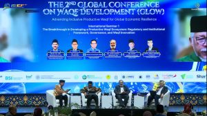 Pandu Diskusi Panel Ahli Dunia,H. Hendri Tanjung, Ph.D Moderatori Sesi Internasional di GLOW ISEF 2026